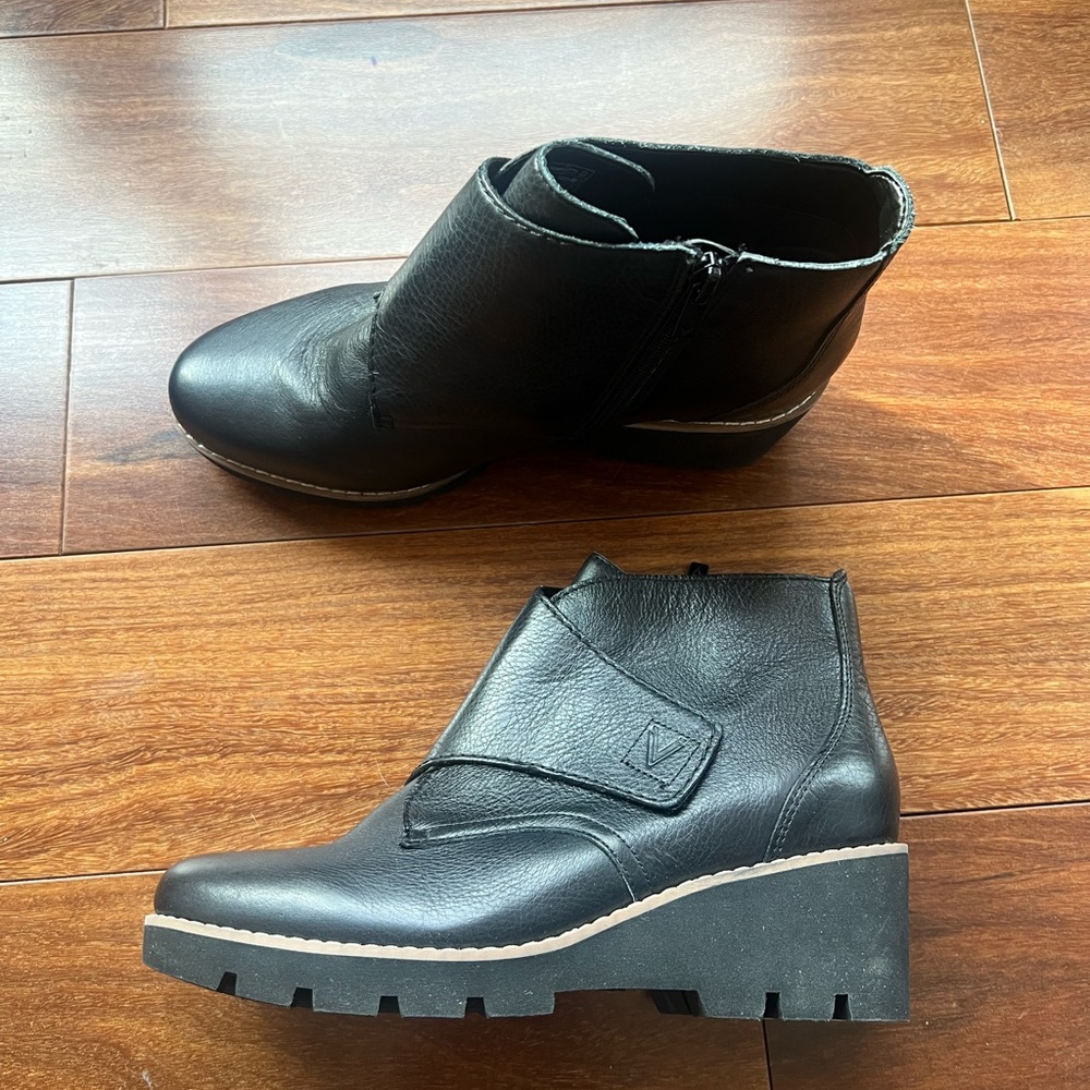 Vionic Wedge Bootie - Picture 2 of 4